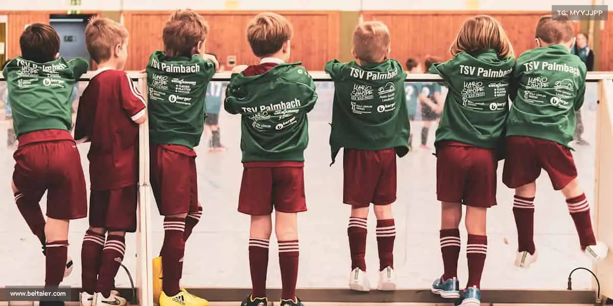 PG电子官方网站🎾挥动球拍,追逐热爱 —— 每一次挥拍,都是梦想的回响!